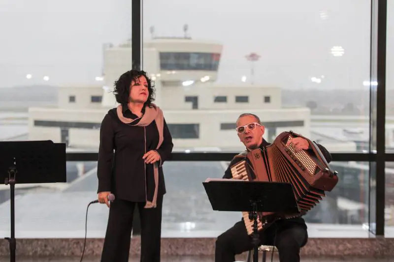 Voce e piano fra gli applausi per Antonella Ruggiero e Baldan Bembo a Malpensa