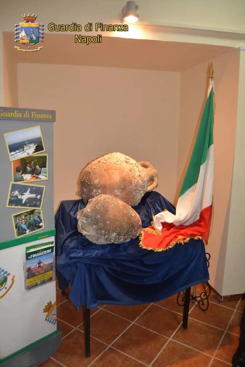 Anfore antiche sequestrate e restituite al Parco di Pompei