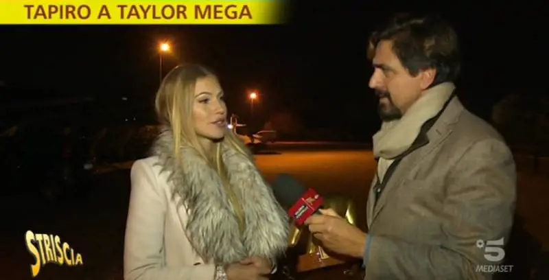 Tapiro a Taylor Mega per il collegamento da brilla con Live!: "4 shottini sono niente"