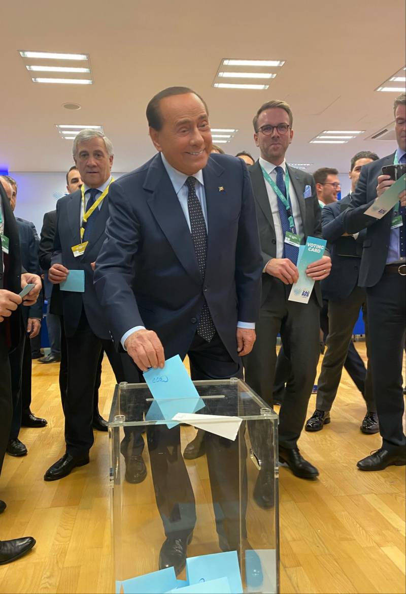 Berlusconi al congresso Ppe
