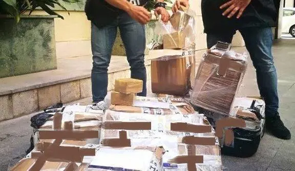 Percepisce il reddito di cittadinanza ma è un trafficante di droga