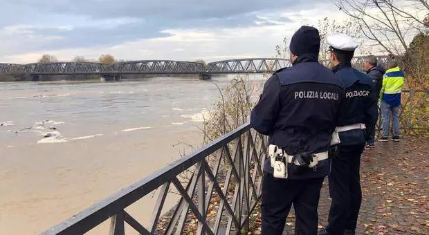 Maltempo, il Ticino esonda a Pavia