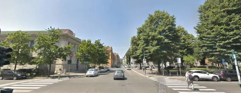 Vuol sfuggire a controllo e dà testate al poliziotto
