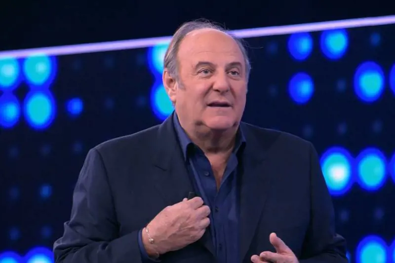 L'ira di Gerry Scotti sul governo: "Pensano ai rimpasti, intanto la gente..."