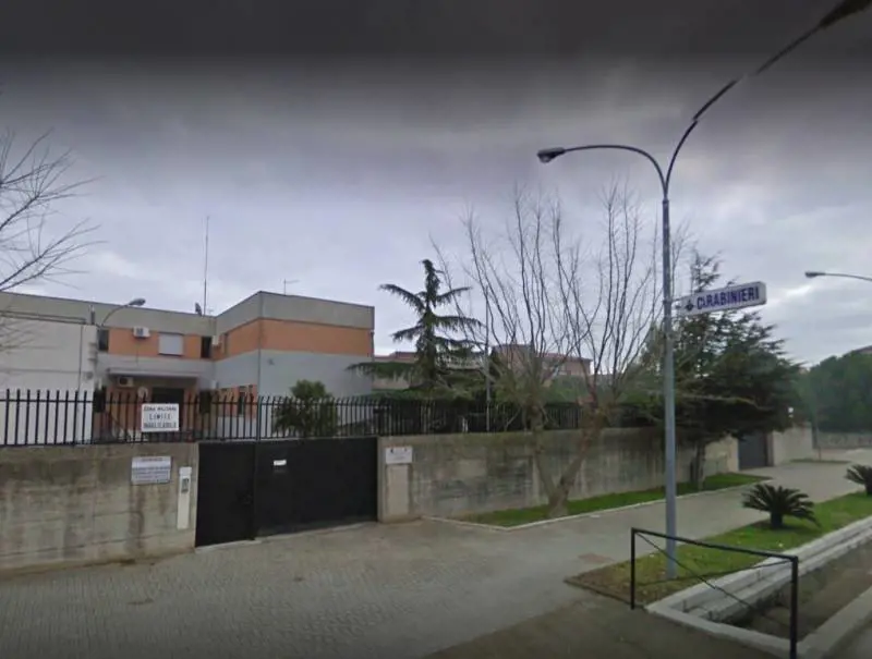 Foggia, stanco per l'attesa in caserma. Tunisino pesta due poliziotti
