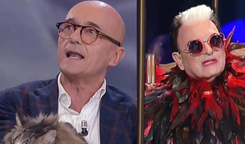 Alfonso Signorini spiazza a Cr4: "Tre mesi fa sono stato con una donna"