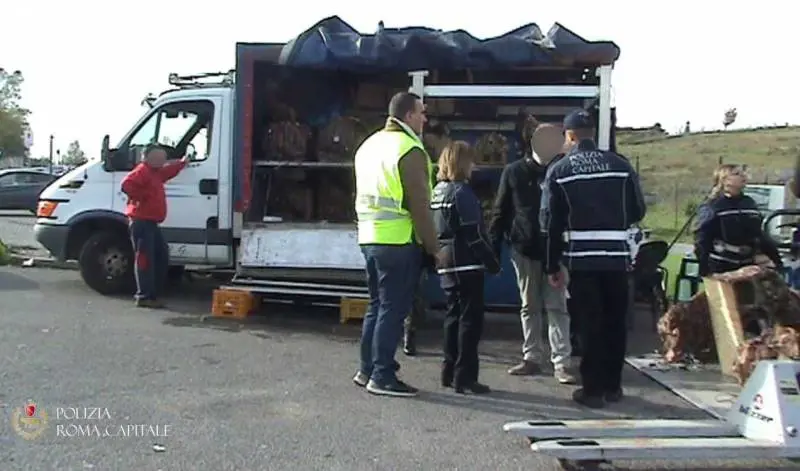 Vendita illegale di presepi: sequestri per 10mila euro