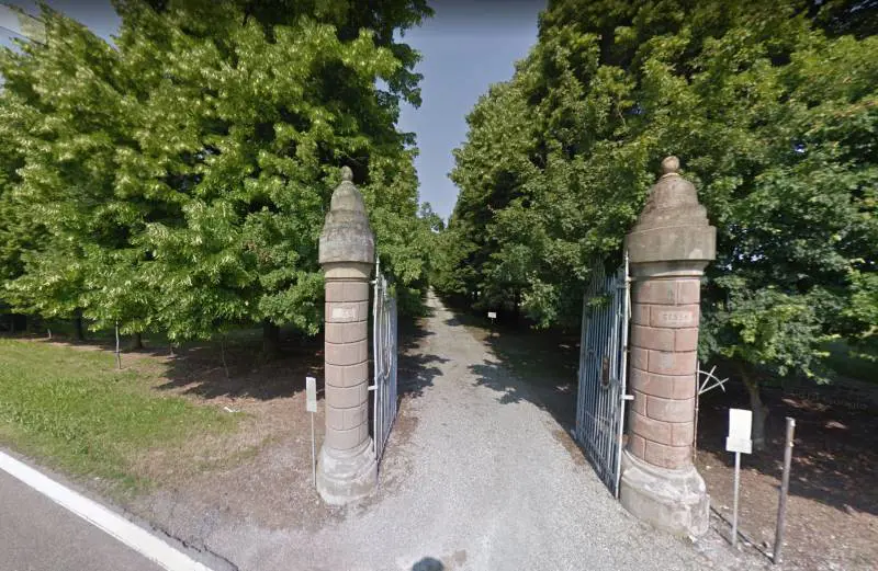 Spara dalla sua finestra ai ladri: morto un uomo nel Bolognese