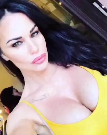 Antonella Mosetti nuda sui social