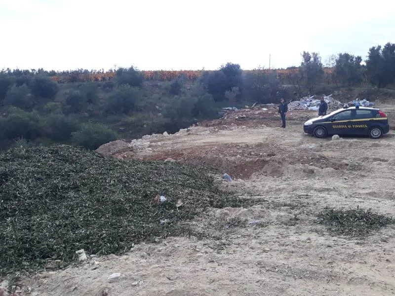 Andria, scoperta enorme discarica abusiva vicino al centro abitato