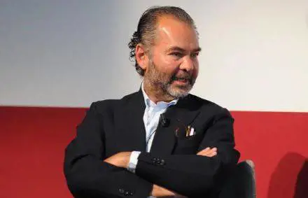 Kering vuole la Moncler. Vola il titolo in Borsa: +6,5%