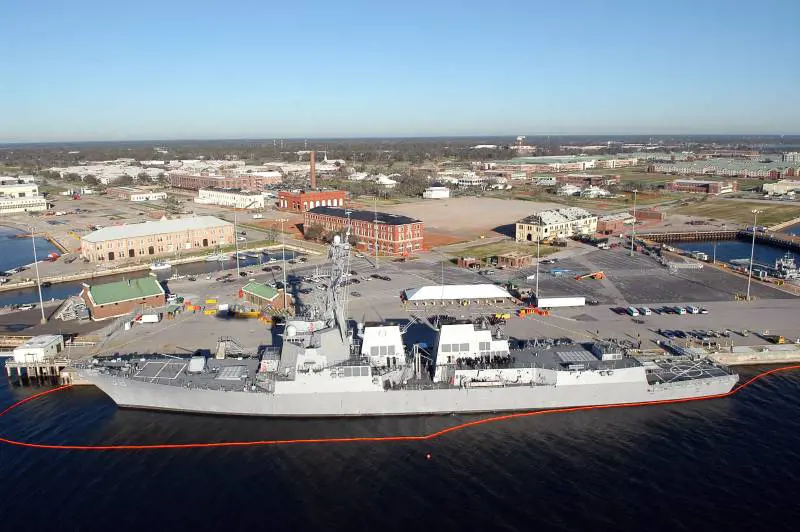 Usa, sparatoria nella base di Pensacola: ora l'Fbi indaga per terrorismo