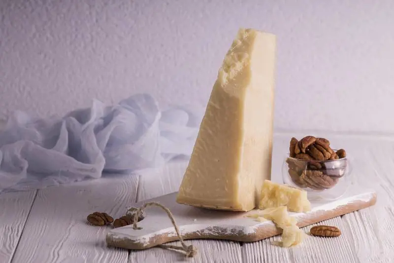 L'Italia in guerra con la Francia per il semaforo "anti-parmigiano"