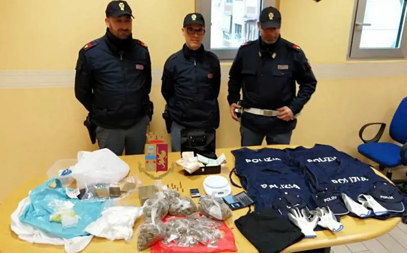 Liste pronte per il pizzo di Natale, 18 arresti nel Napoletano