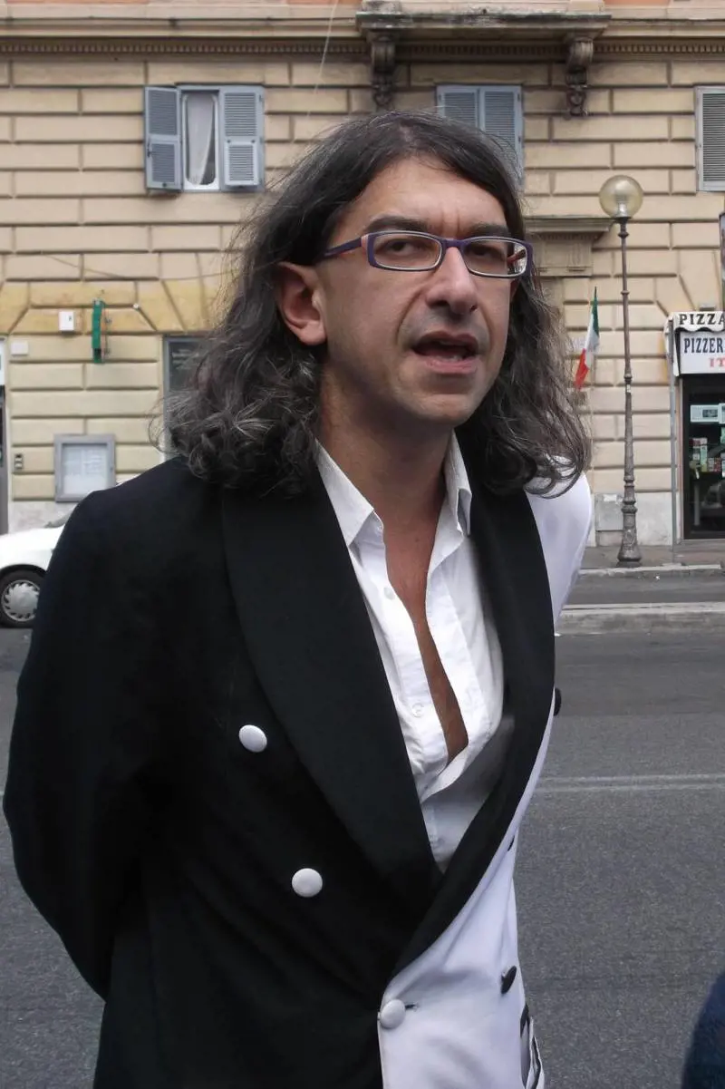 Il dramma di Gabriele Paolini: "Voglio la verità sulla morte di mio padre"