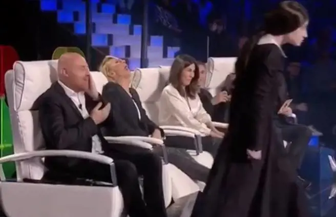 Rudy Zerbi preso a schiaffi nella finale di "Tu si que vales"