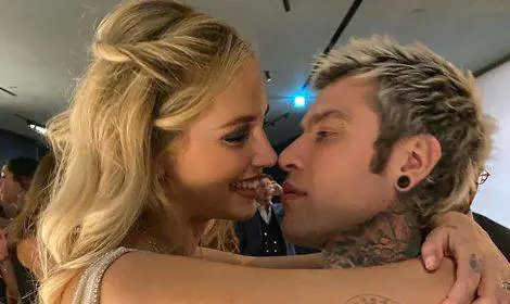 Il regalo solidale di Fedez a Chiara Ferragni: un vibratore per l'Australia