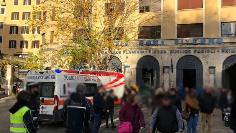 Si spara in metropolitana: la lettera della soldatessa