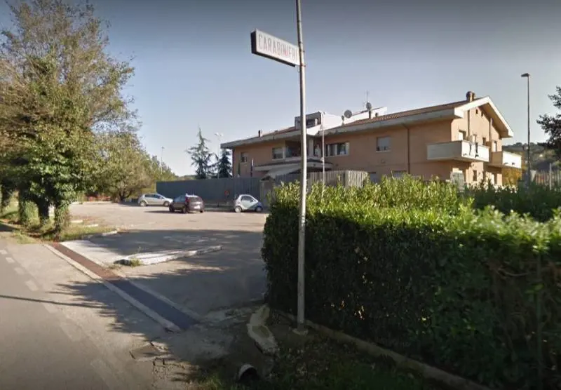 Sezze, romeno entra in casa e abusa sessualmente di una bambina