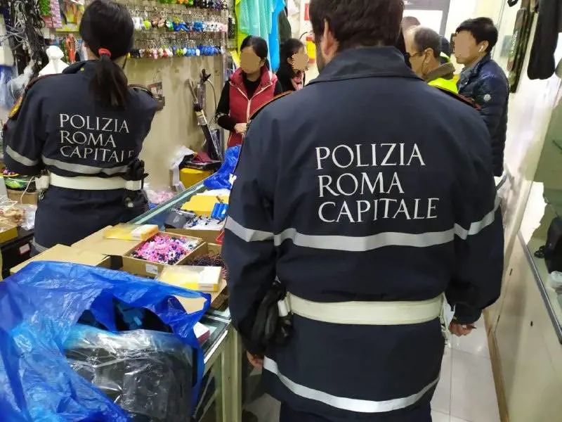 Shopping di Natale, sequestrati giocattoli hi tech non a norma