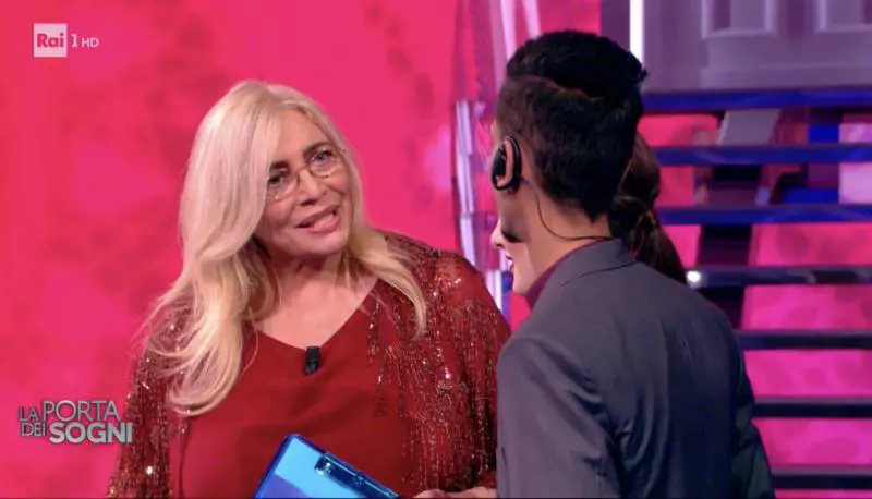 La gaffe in inglese di Mara Venier: "I'm very contenta"