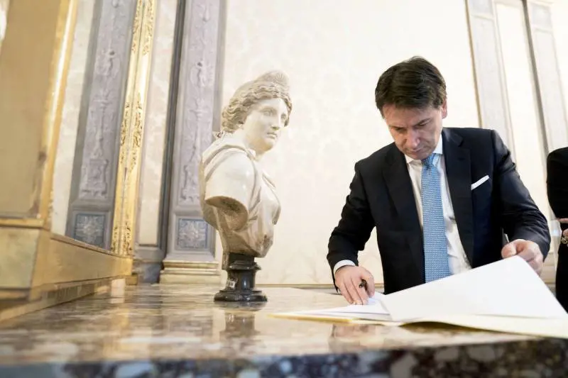 Prescrizione, Conte s'incarta e Renzi minaccia Bonafede