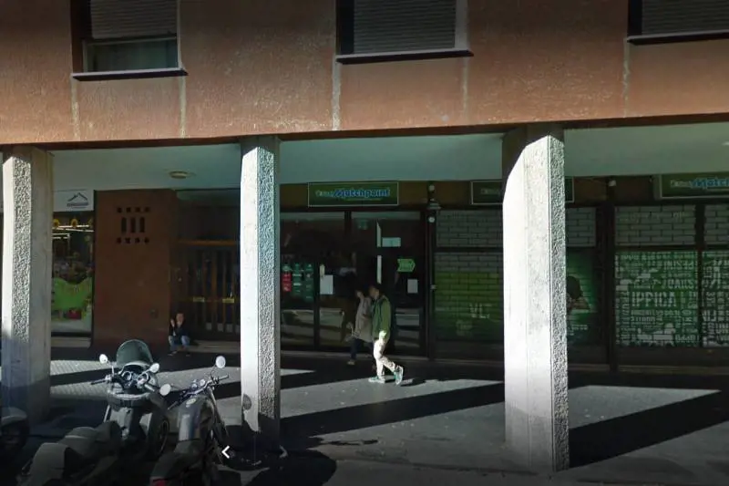 Rapina alla sala slot, poi l'algerino usa lo spray urticante contro i poliziotti