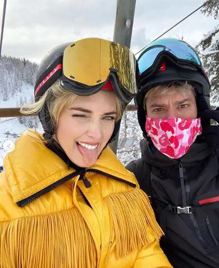 Fedez sorprende Chiara Ferragni per Natale con un anello di lusso