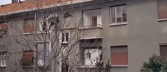 Giambellino, abusivi si calano dall'alto per tentare l'occupazione delle case Aler