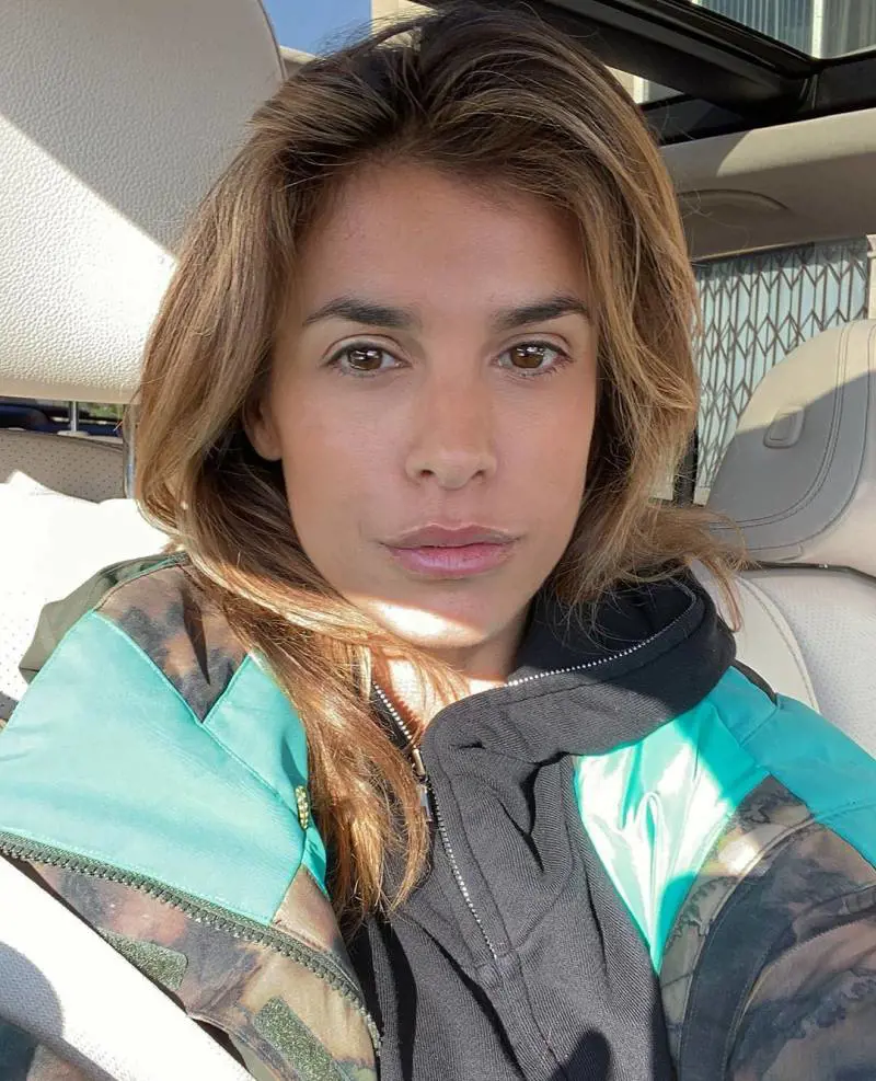 Elisabetta Canalis, scollatura esplosiva su Instagram