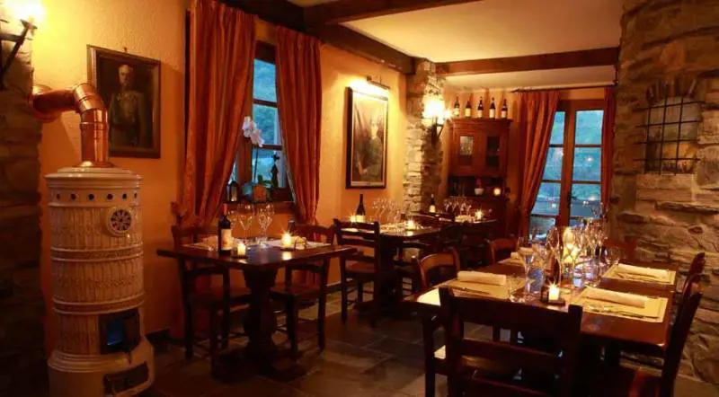 Val di Susa, ritratto di Mussolini in un'osteria: è polemica