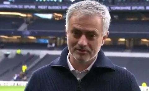 Mourinho si commuove durante l'intervista tv: "Il mio cane è morto"