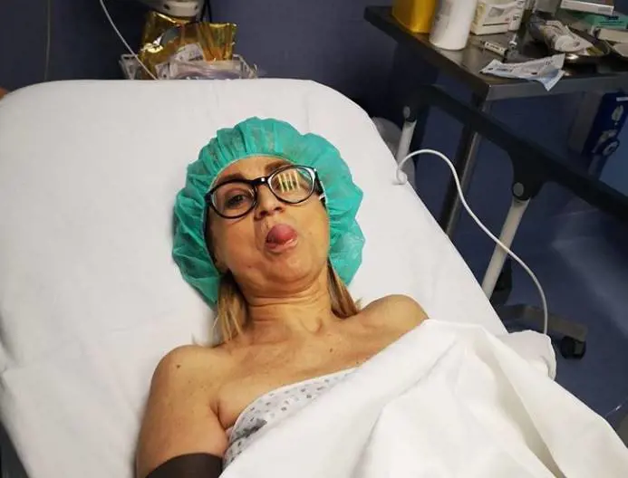Luciana Littizzetto operata d'urgenza dopo l'incidente in strada