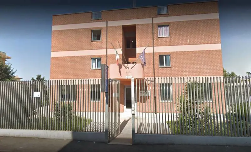 Lo pestano e gli staccano l'orecchio a morsi: l'orrore su un 16enne