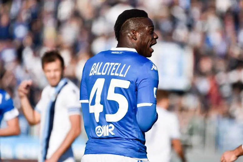 Cori razzisti a Balotelli: multa di 20mila euro per la Lazio