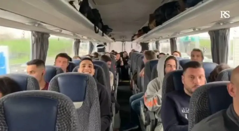 Caro voli, i fuori sede siciliani fanno rientro con i pullman della Regione
