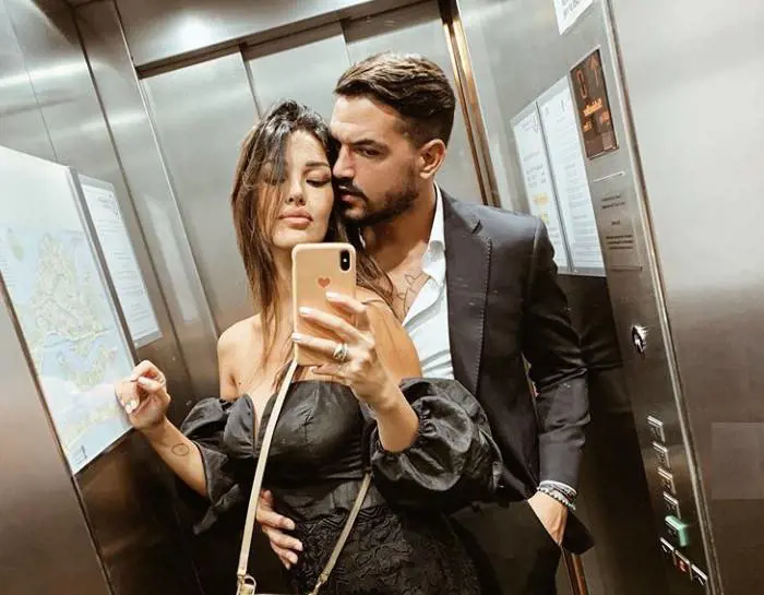 Rosa Perrotta furiosa contro una fan: "Bonazzo mio marito? Il tuo è cornuto"