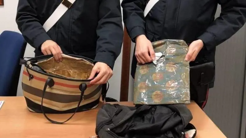 Via del Corso, ladri rubano in cinque boutique: due arresti