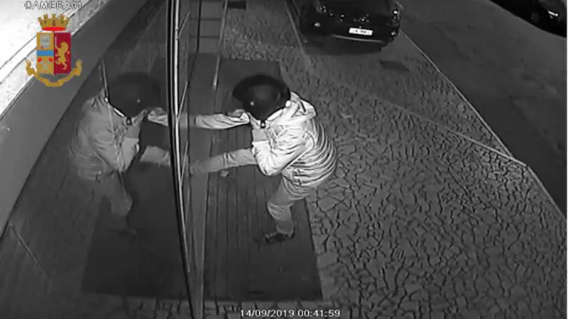 Furti seriali e un incendio: indagata baby gang a Nardò
