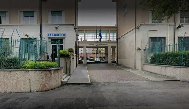 Verona, marocchino ubriaco al volante aggredisce i carabinieri