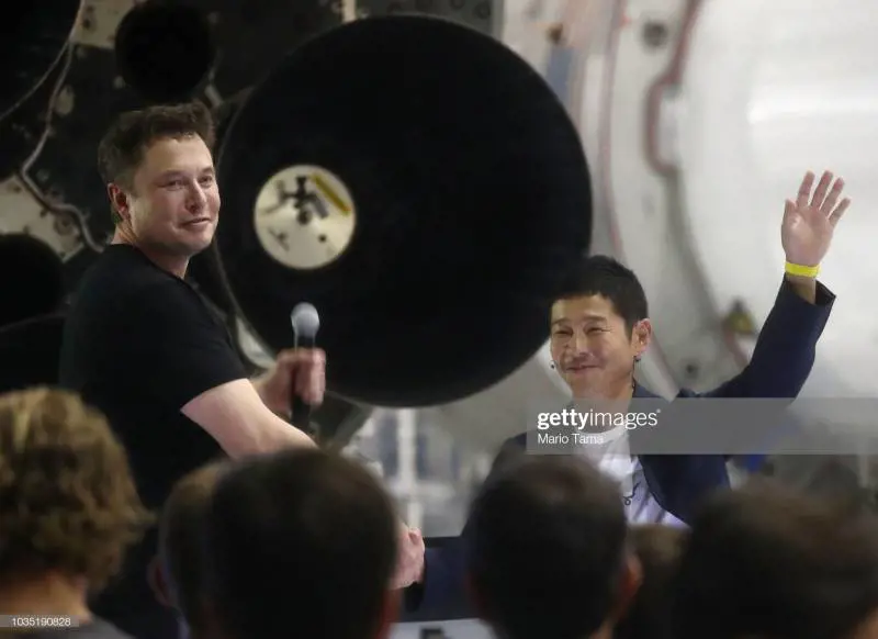 Miliardario giapponese cerca "donna speciale" per un viaggio intorno alla luna