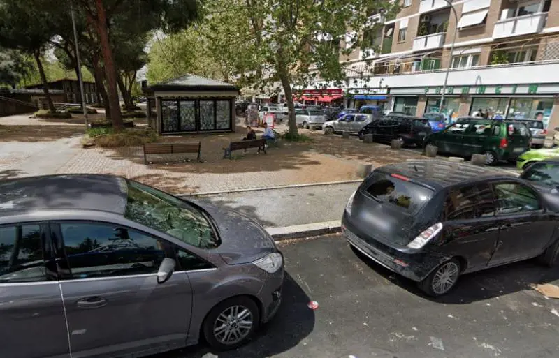 Coppia in astinenza rapina edicola, bar e farmacia
