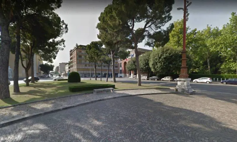 Forlì, sputi e morsi contro sanitari e agenti: pakistano denunciato