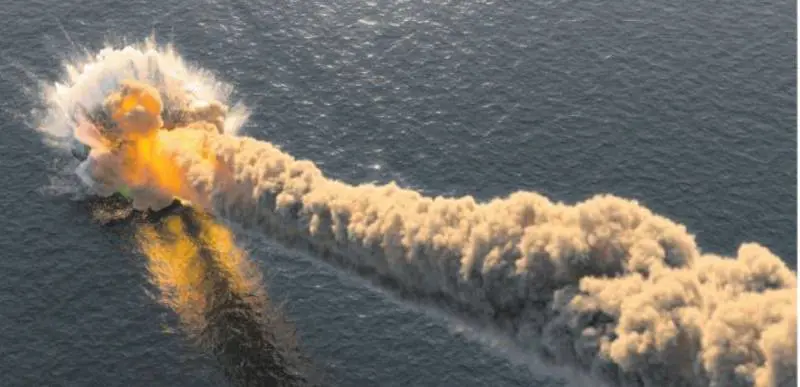 Bombe, soldi e scrittori russi I Clifton alle prese col potere
