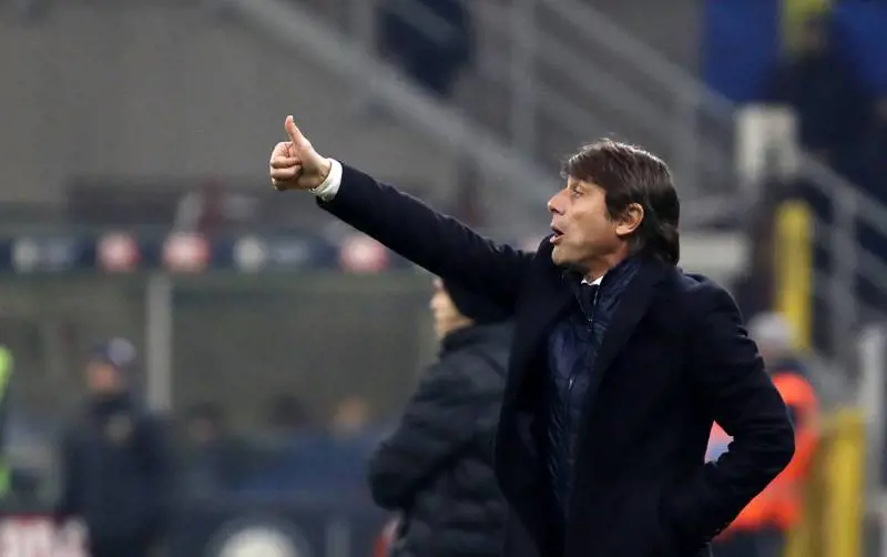 Conte nella sua Lecce per non perdere il treno e sfidare anche i fischi