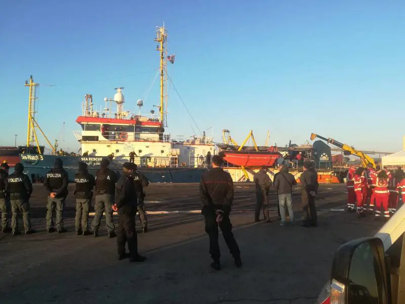 Per le ong porti sempre aperti. E Sea Watch ci lascia i migranti