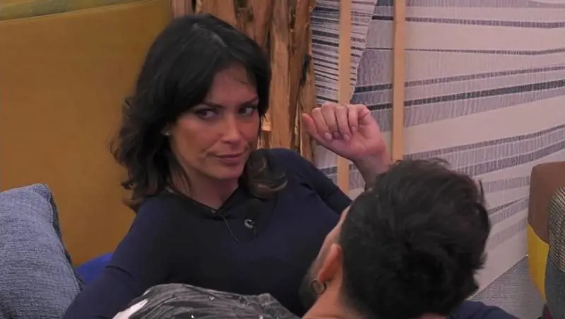 Gf Vip, la fidanzata di Licia Nunez contro Fernanda Lessa: "Sfasciona drogata"