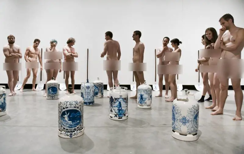 Nudi al museo, la provocazione è fatta ad arte