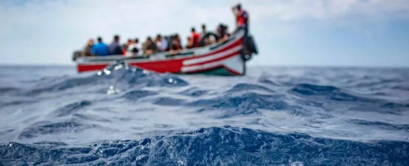 Immigrazione, la nuova idea della commissione: "Dare cornice legale alle Ong"