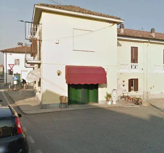 Pizzaiolo scappa di notte lasciando diversi debiti